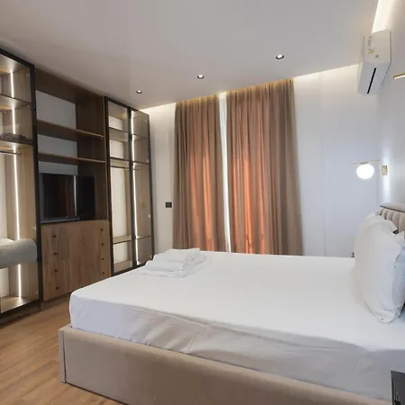 Aria Luxury 2 *